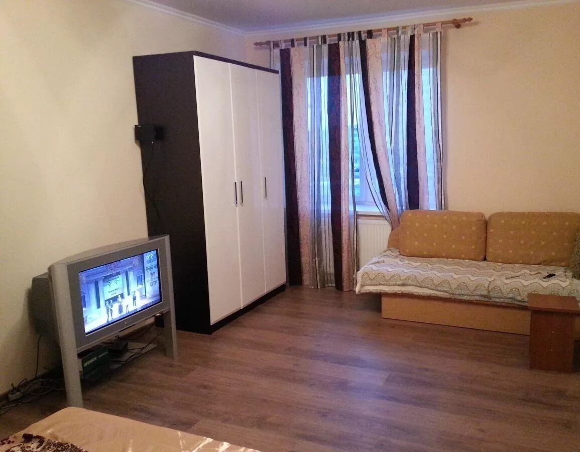 Снять квартиру во Владивостоке на 10 дней 2- м женщинам по ул Фокина 7 а. Жильё в Калининграде цены снять.