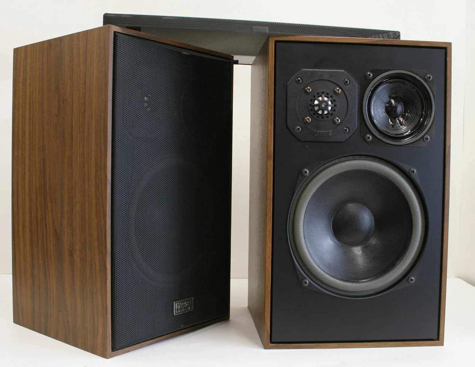 Magnat monitor 800. Акустическая система magnat monitor supreme 202. Magnat monitor supreme sub 302a. Mordaunt short ms308. Тыловые колонки magnat.