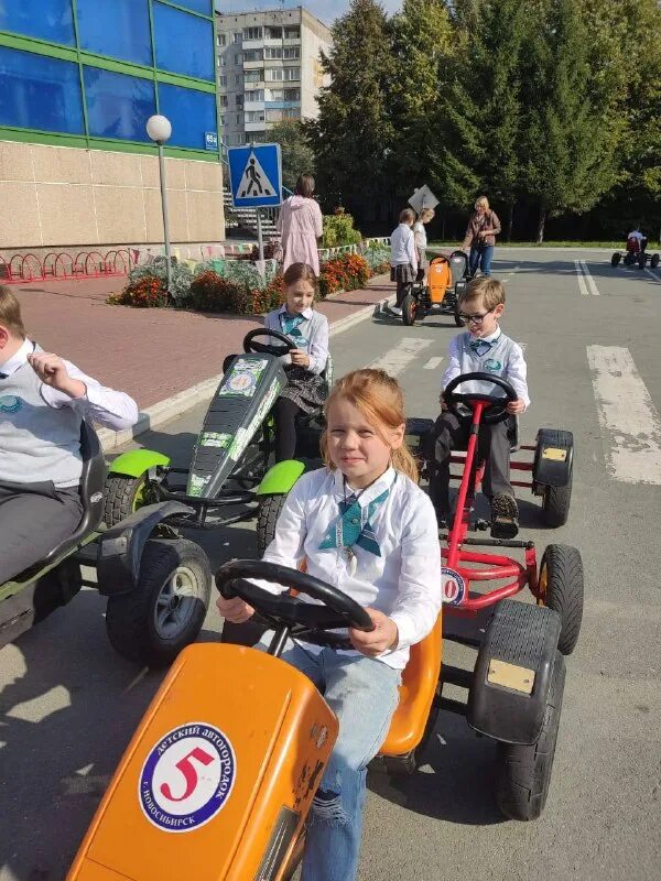 Мау до дтд ум юниор. Здоровье наших детей интерактив. Маудо дтд ум юниор новосибирск фото. Финалисты квн 2022. Машины для специальных соревнований.