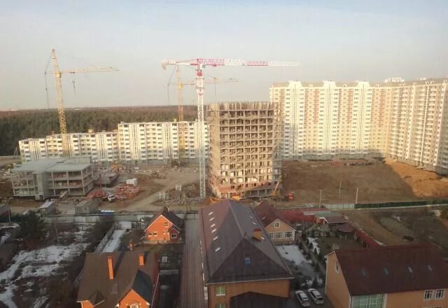 Катюшки 55. Новая школа в городе лобня фото. Город лобня мкр катюшки. Г лобня катюшки улица дом 65. Парк завидное видное.