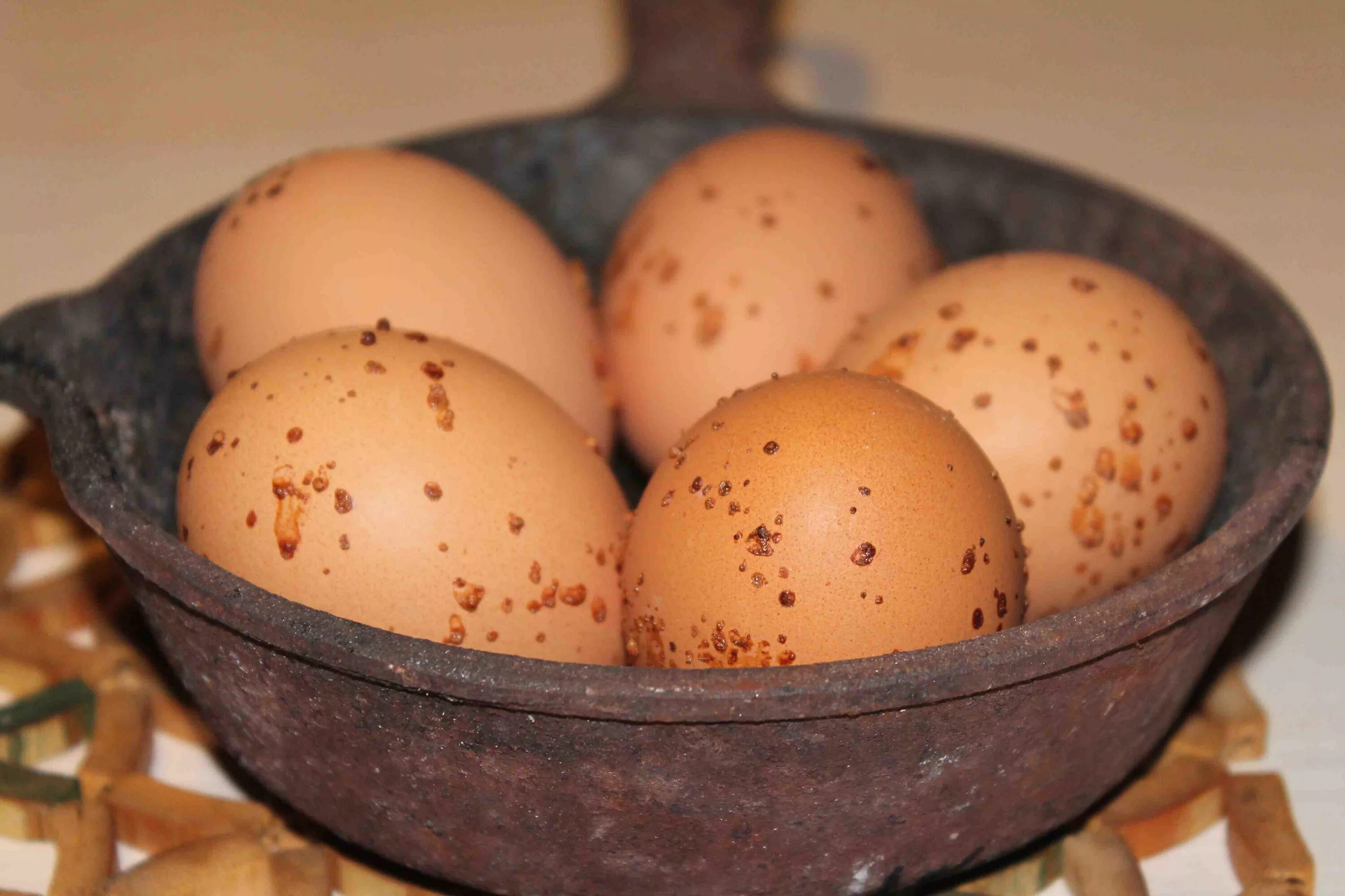 Запеченные яйца. Печеные яйца. Яйца в духовке. Печёные яйца в духовке. Запеченные яйца в скорлупе.