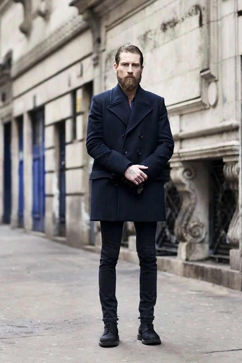 Пальто черной бороды. Пальто мужское. Пальто классика мужское. Ботинки к пальто мужское. Брутальный мужчина в пальто.