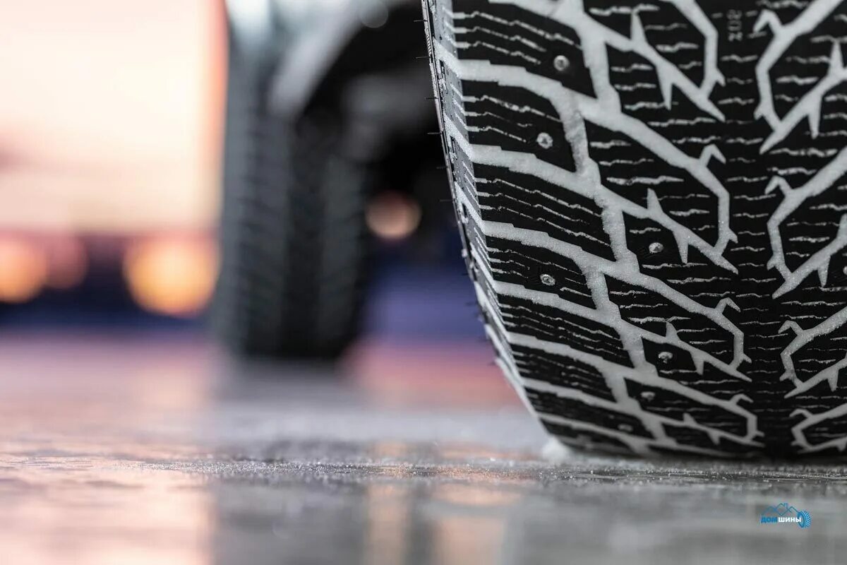 Зимняя шина краснодар. Nokian Tyres Hakkapeliitta lt3. Nokian Hakkapeliitta lt. Резина зимняя Нокиан хакапелита 9 шипы. Колеса зимняя Нокиан.