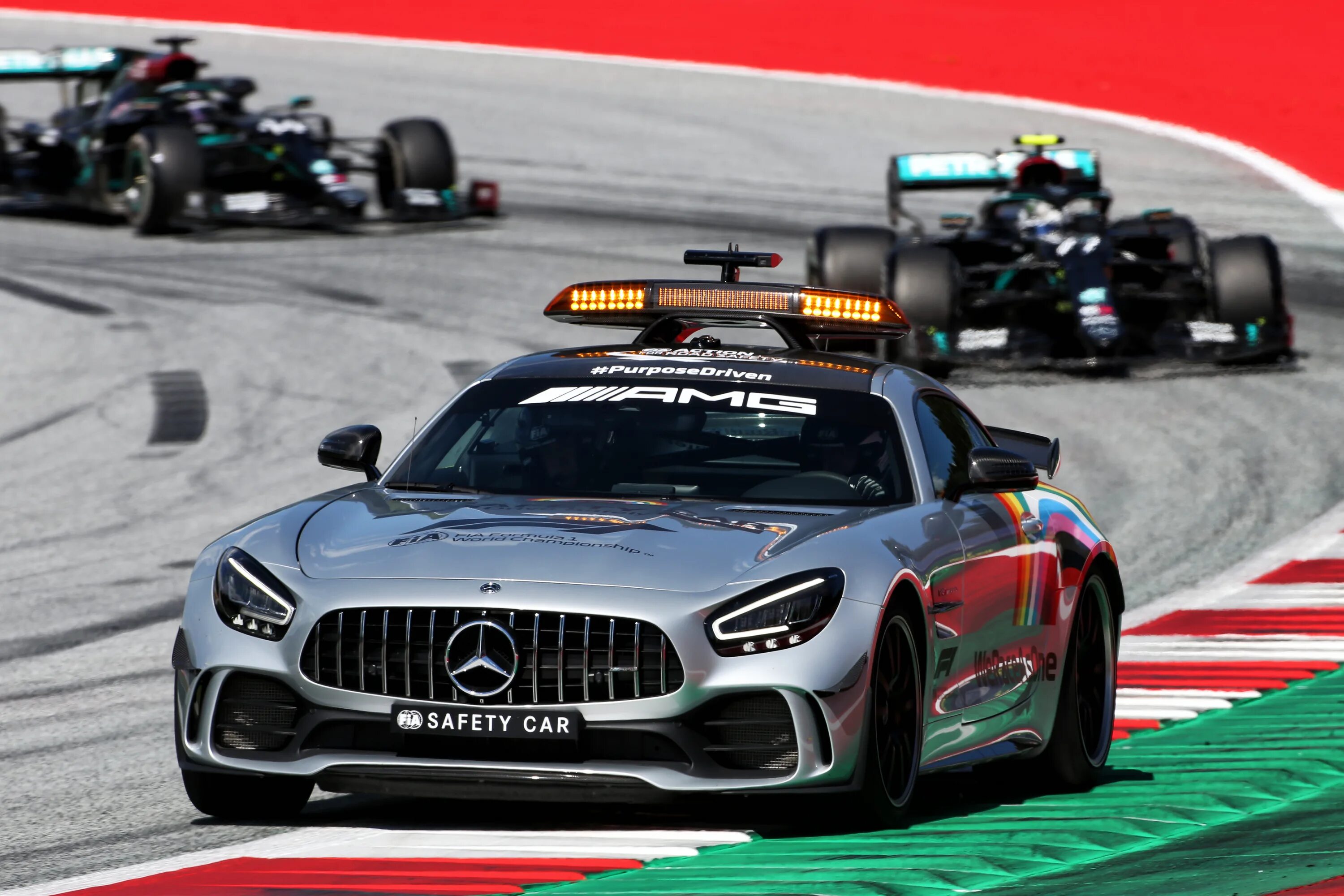 F1 safety car mercedes red. Сейфти кар в формуле 1. Пейс кар формула-1 2020. Мерседес ф1 2019. Safety car f1.
