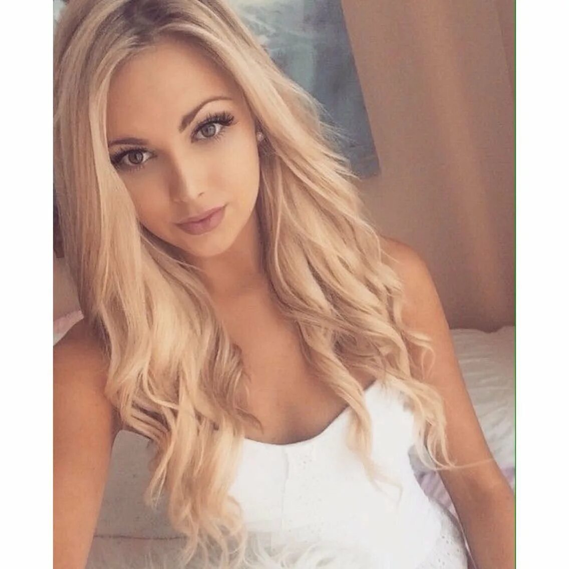 Кейси дренова. Блондинка селфи. Алена шишкова макияж. Молли омалиа фигура. Красивые девушки блондинки.