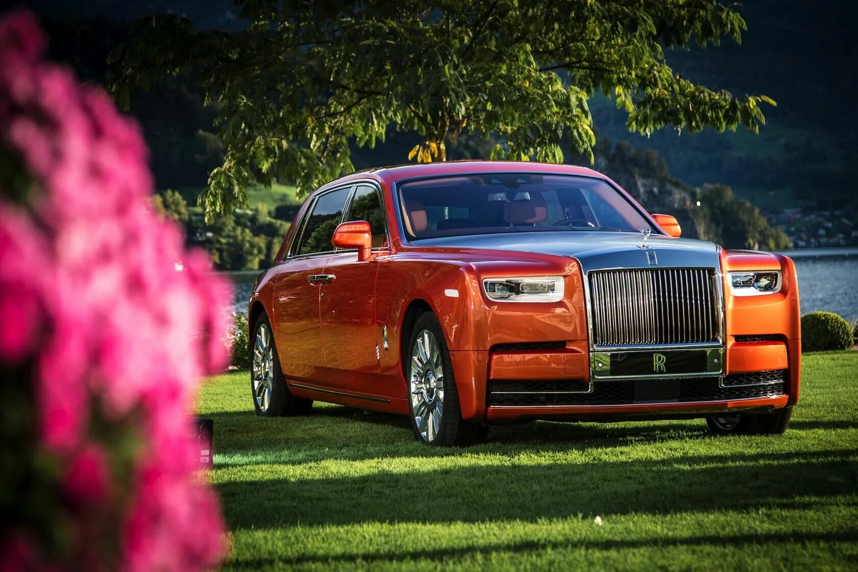 Авто роллс. Rolls Royce Phantom 2022. Rolls-Royce Phantom VIII. Royals Rolls Phantom. Rolls-Royce Phantom (VII).