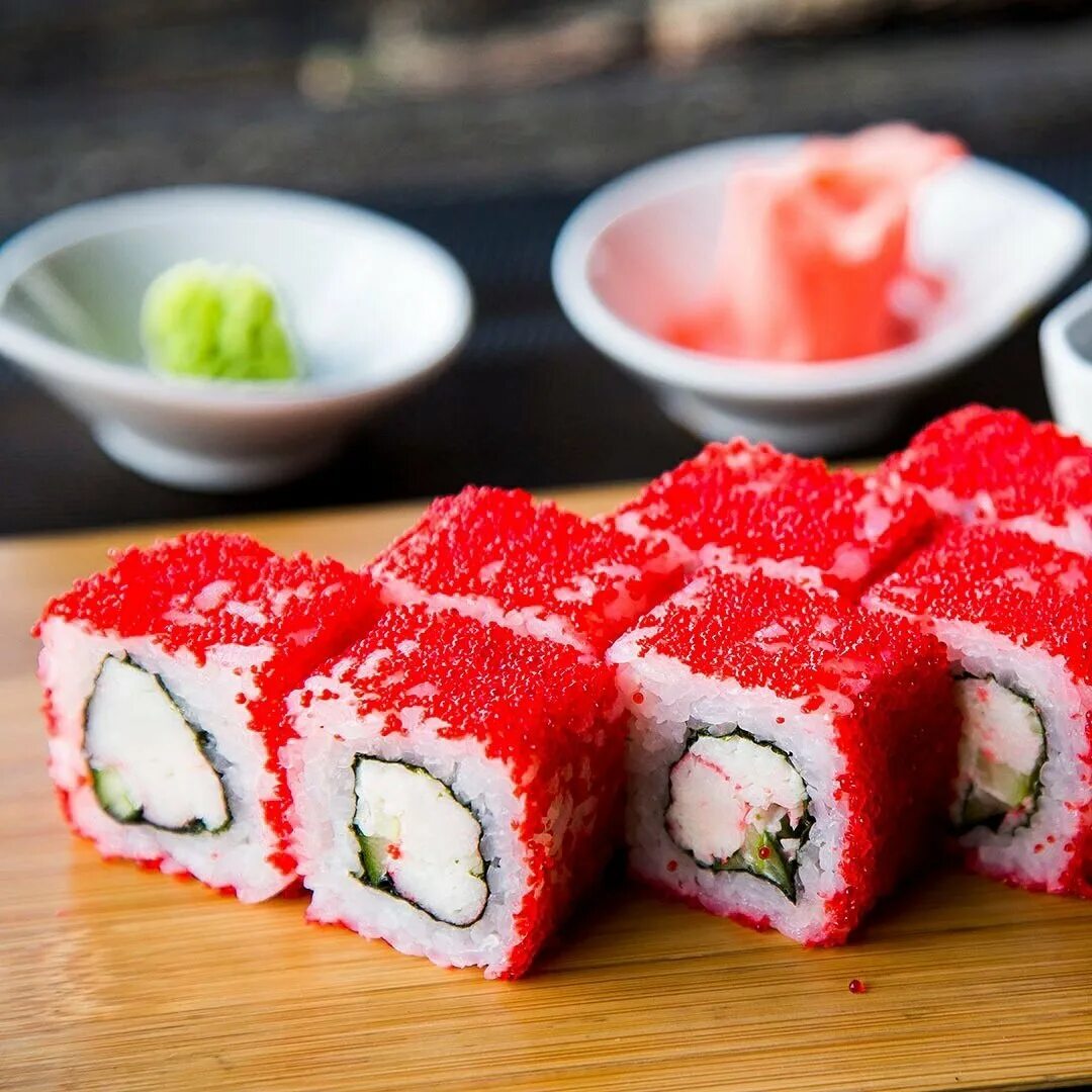 Самые вкусные суши и роллы. Самые вкусные роллы и суши. Самые вкусные суши и роллы. Суши и роллы. Красивые роллы.