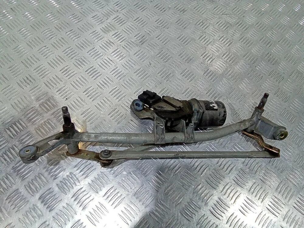 Рено меган 2008 трапеция стеклоочистителя. 8200036921 трапеция стеклоочистителя. Механизм дворников рено меган 2. Трапеция рено меган 2. Трапеция капота на рено меган 2.