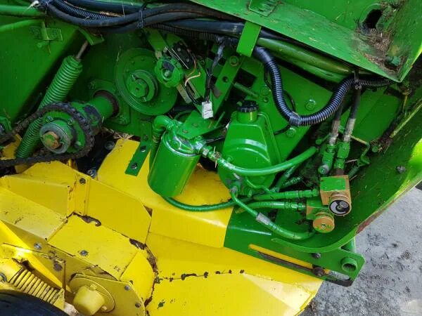 Пресс подборщик John Deere 550. Кардан Джон Дир 550. Пульт управления на пресс подборщик Джон Дир 550. Пресс рулонный Джон Дир. Пресс джон дир купить