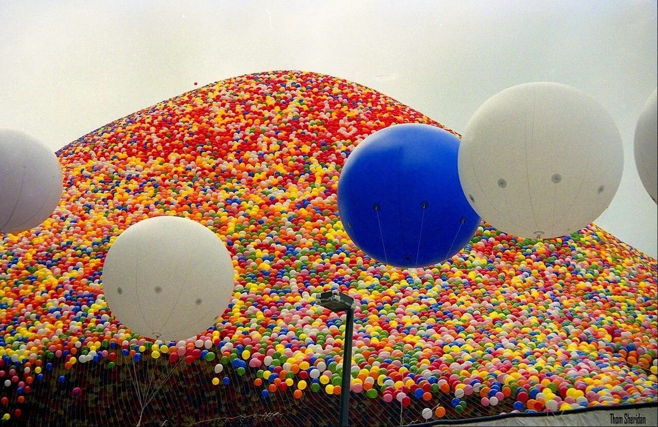 Шары много денег. Фестиваль воздушных шаров в Кливленде в 1986. 1986 Шарики Кливленд шарики. Balloonfest 86. Воздушный шарик.