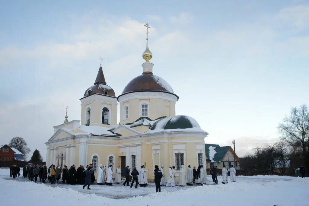 Храм села Зюзино Раменский район. Воскресенское Рузский район Церковь. Храм в селе Воскресенское Воскресенского района Московской. Село воскресенское церковь