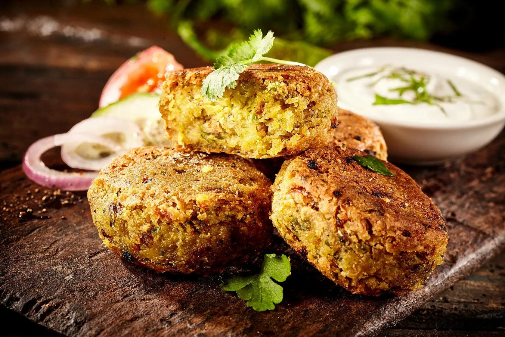 Котлеты из бобовых. Нутовые котлеты. фалафель еврейская кухня. морковно нутовые котлеты. постные нутовые котлетки.