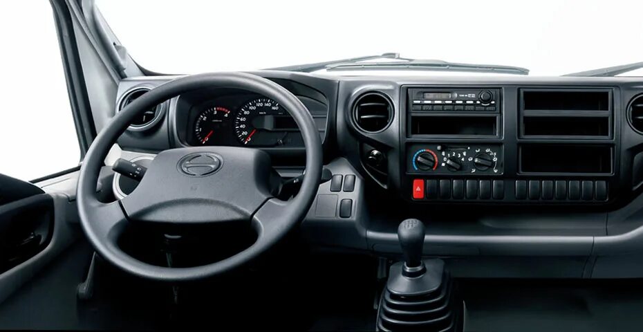 Hino 300 кабина. Хино 300 панель. Hino 300 салон. Хино 300 панель. Тойота хино 300.