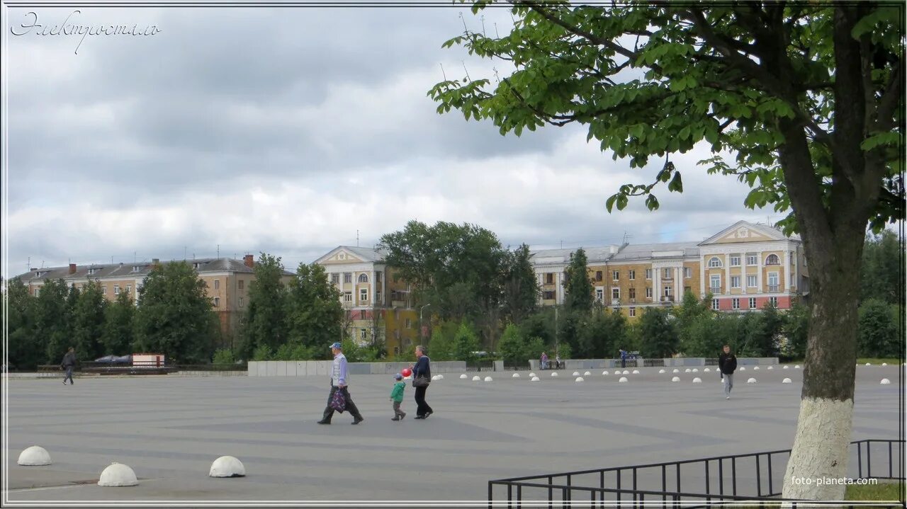 Сайт электростальского городского. Электросталь Центральная аллея. Аллея Ленина Электросталь. Площадь Ленина Электросталь. Электросталь площадь аллея.