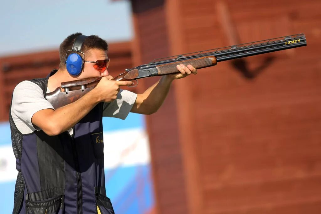 стрельба это. спортивная стрельба. стрелок из ружья. спортивная стрельба. стрельба это.