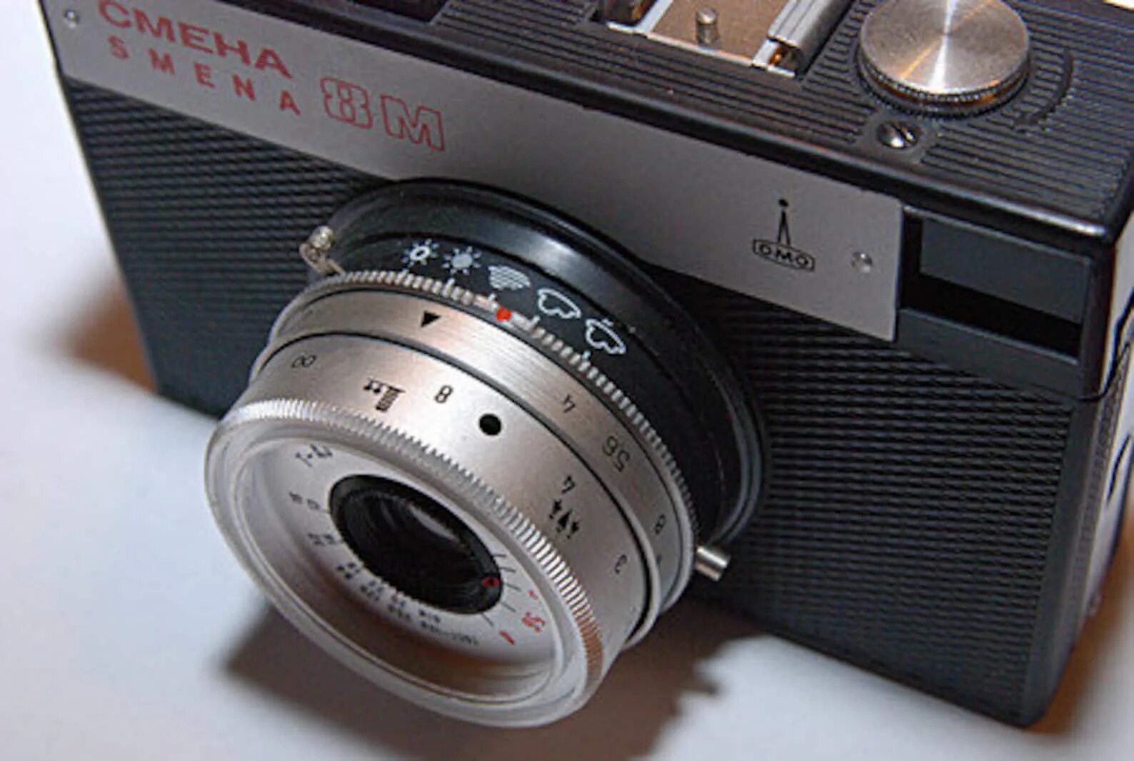 Смена 8. Smena 8m фотоаппарат. Фотоаппарат smena smena 8m. Фотоаппарат ЛОМО 8. Пленочный фотоаппарат smena 8 m.