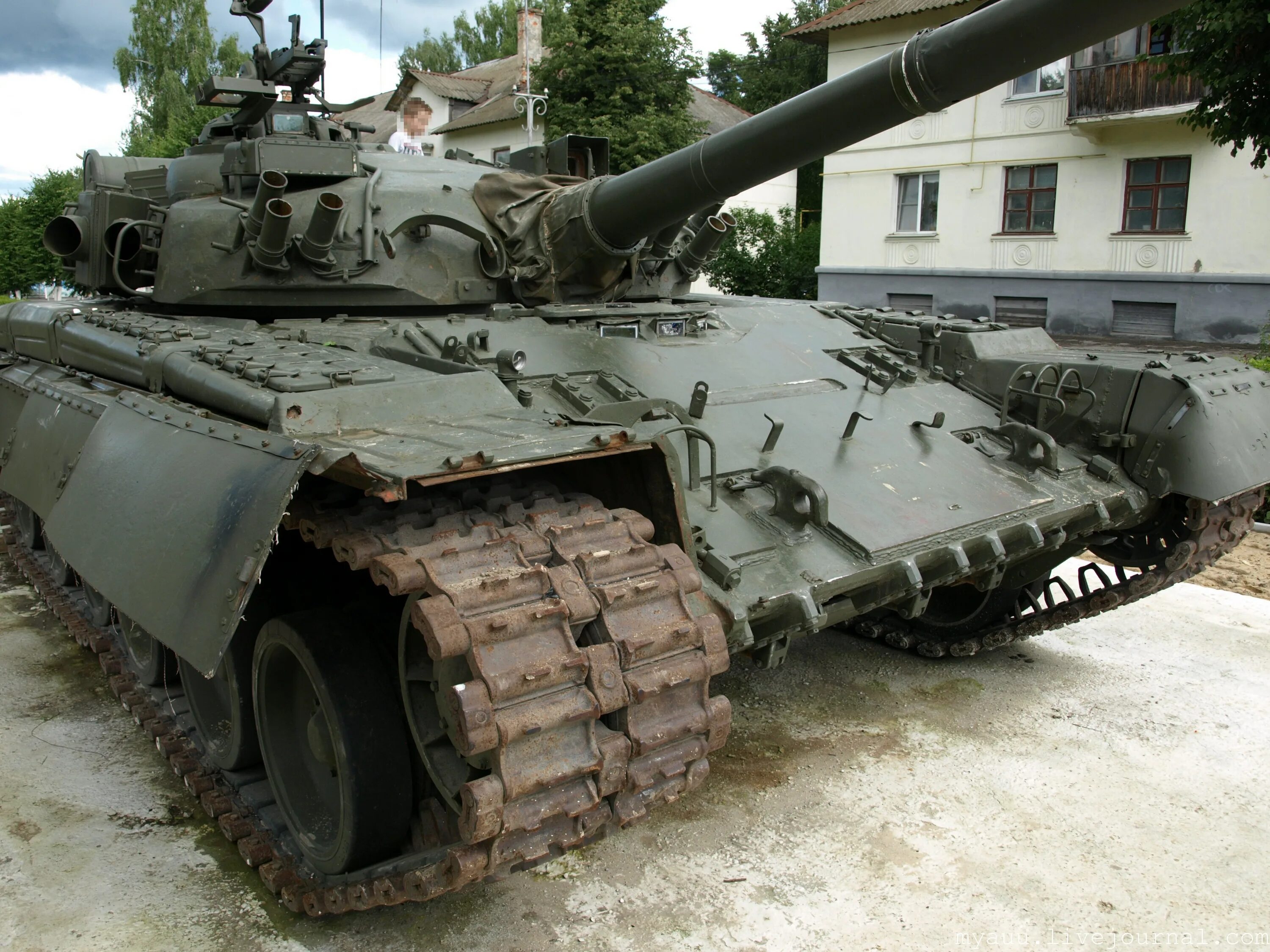 Куплю танк б у. Танк т80. Т-80б. Танк т-80б. Танк т 80ук.