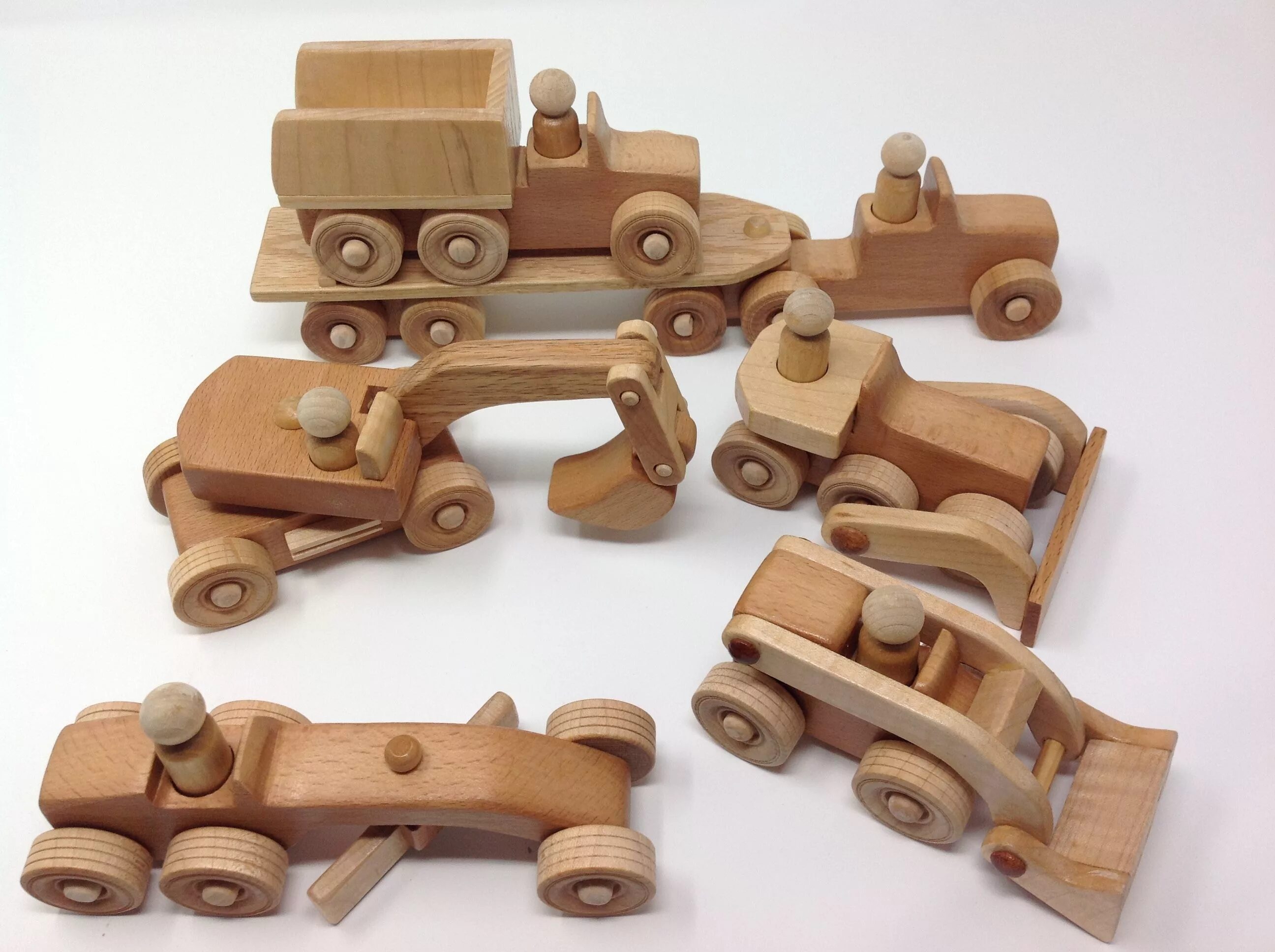 Какие игрушки из дерева. Деревянные игрушки. Деревянные игрушки для детей. Деревянные машинки. Детские игрушки из дерева.