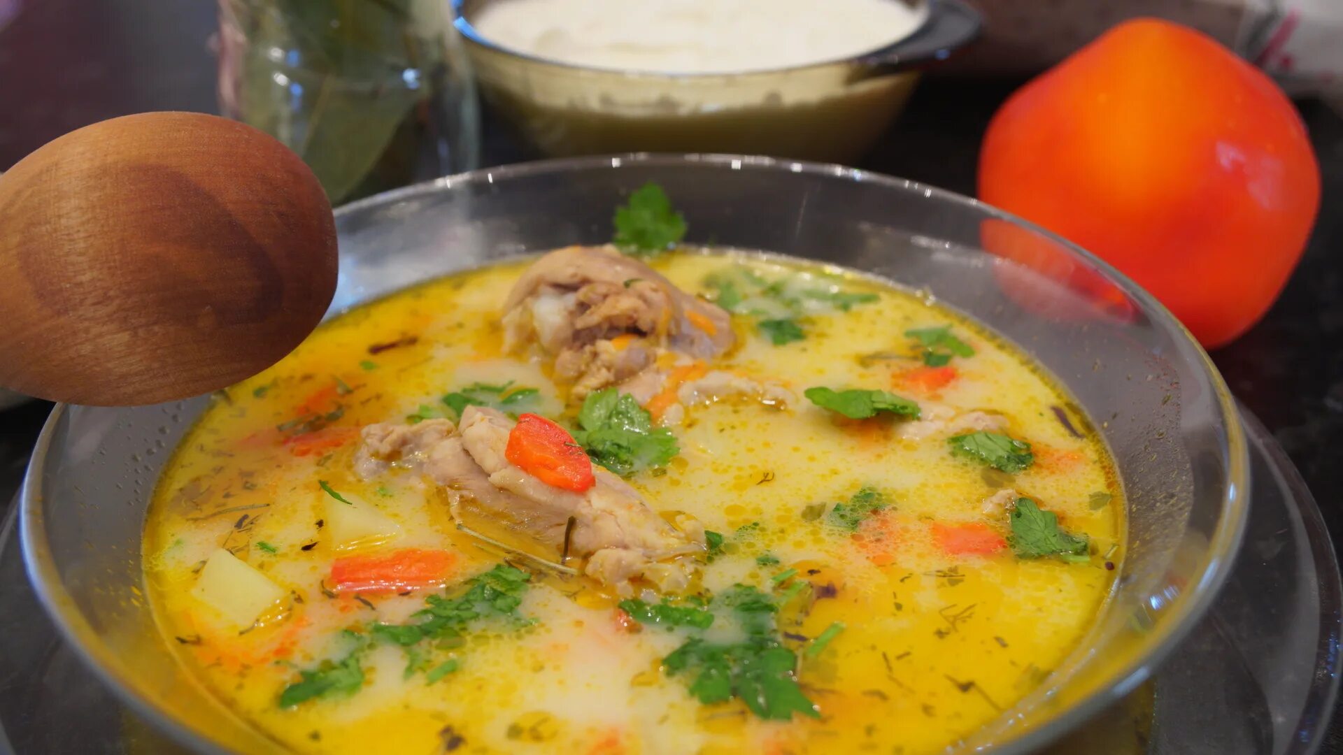 Какой вкусный суп. Лазерсон сырный суп. Супчик на обед. Куриный суп. Куриный суп с болгарским перцем.