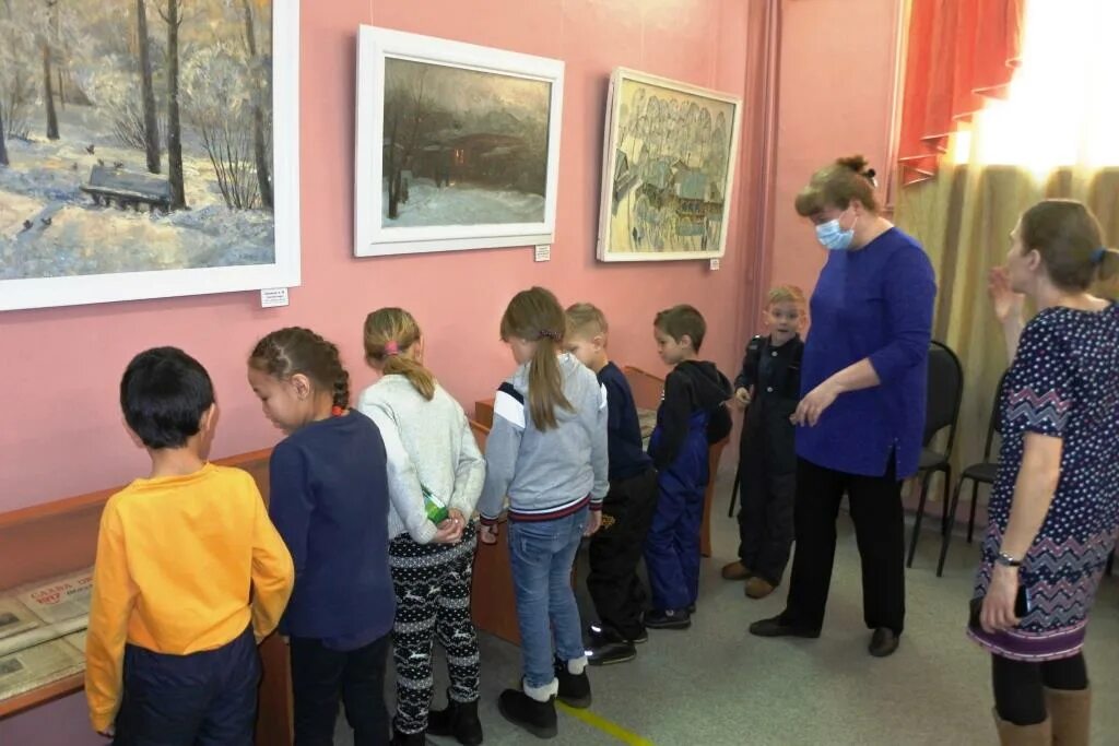экскурсии для школьников. третьяковская галерея лаврушинский переулок картины. дети в картинной галерее. урок в музее. музейный урок.