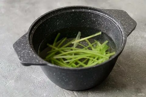 Черемша мясорубке