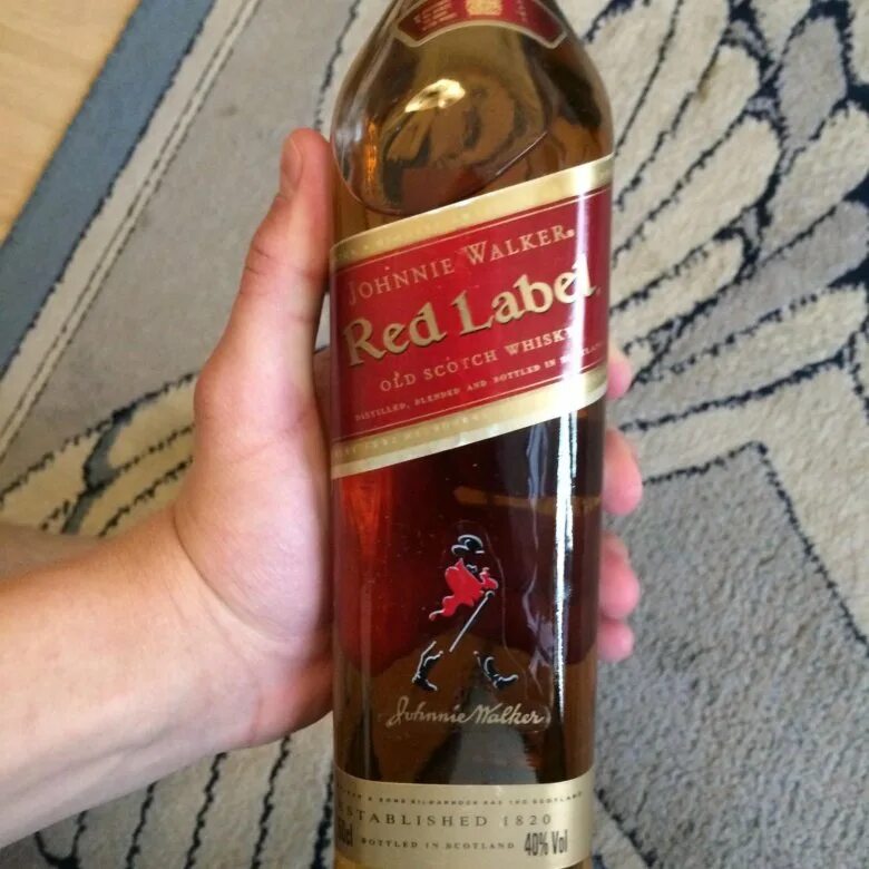 Виски ред лейбл 0.05. Ред Лабель виски. Виски Red and Black 0.5. Ред лейбл 0.5