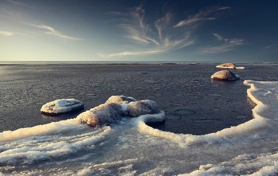 Почему океаны не замерзают зимой. Замерзшее море. замерзший океан. море замерзает зимой. незамерзающие моря.