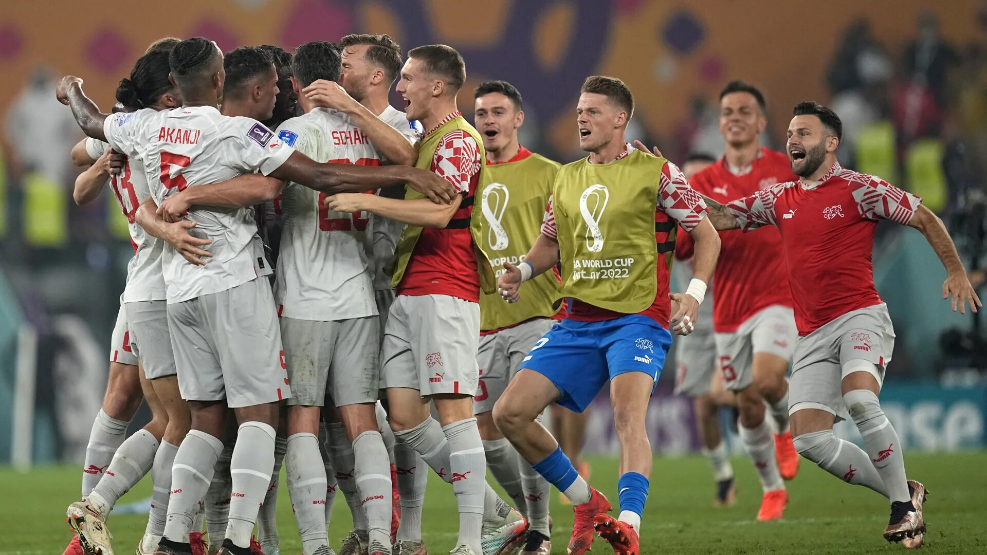 Швейцария 2 1 сша. Сборная сша чемпионата мира по футболу 2022. Сборная женского хоккея америки. Хоккей 2022 швейцария сша чемпионат мира. Швейцария 2 1 сша.