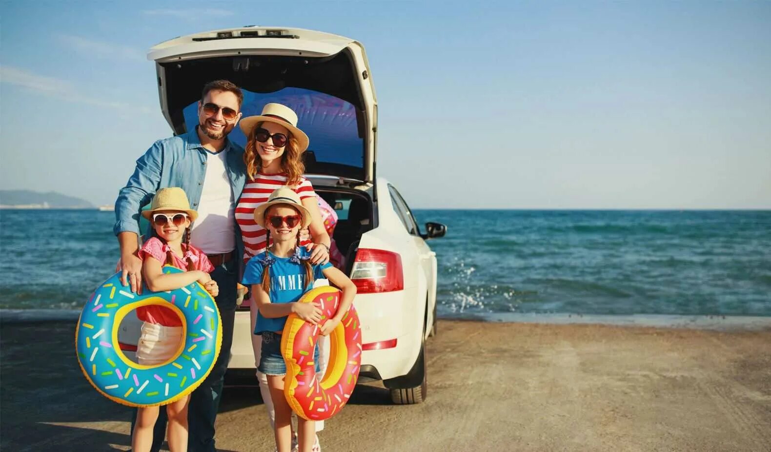 Путешествие с семьей. Family beach travel. Семья путешествует. M travel family. Путешествие с семьей.