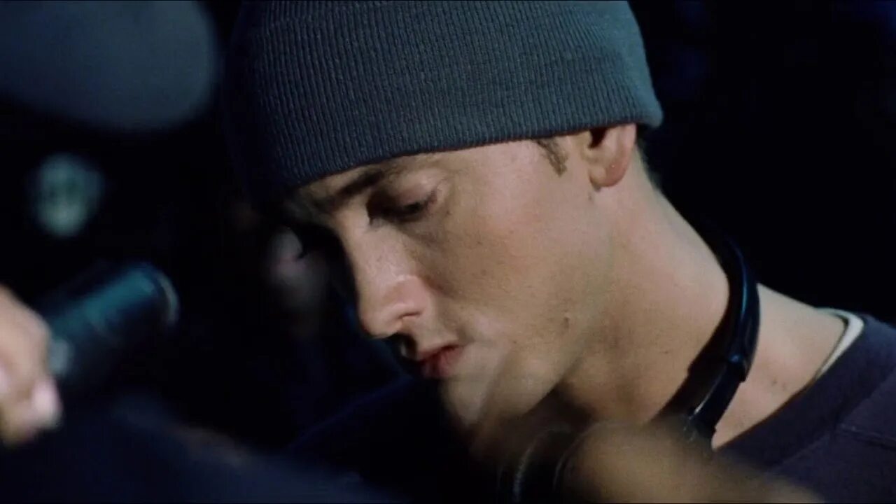 Эминем 2002. Eminem 8 миля. Эминем восьмая миля. Eminem 8 mile в полный рост. Эминем 9 миля.