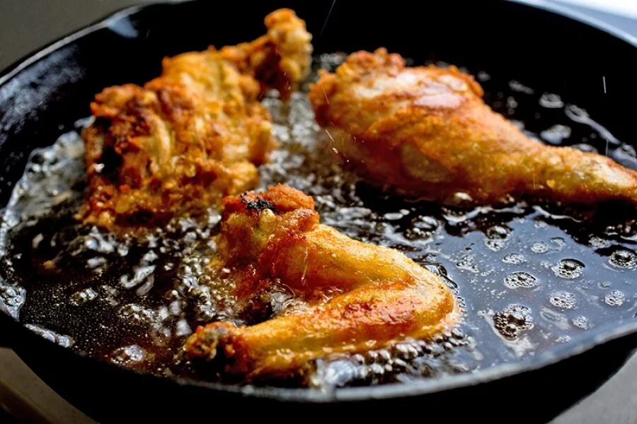 Очень вкусная еда. Здоровая выпечка. Топленый свиной нутряной жир. Сливочное масло жиры. Вкусный жир.