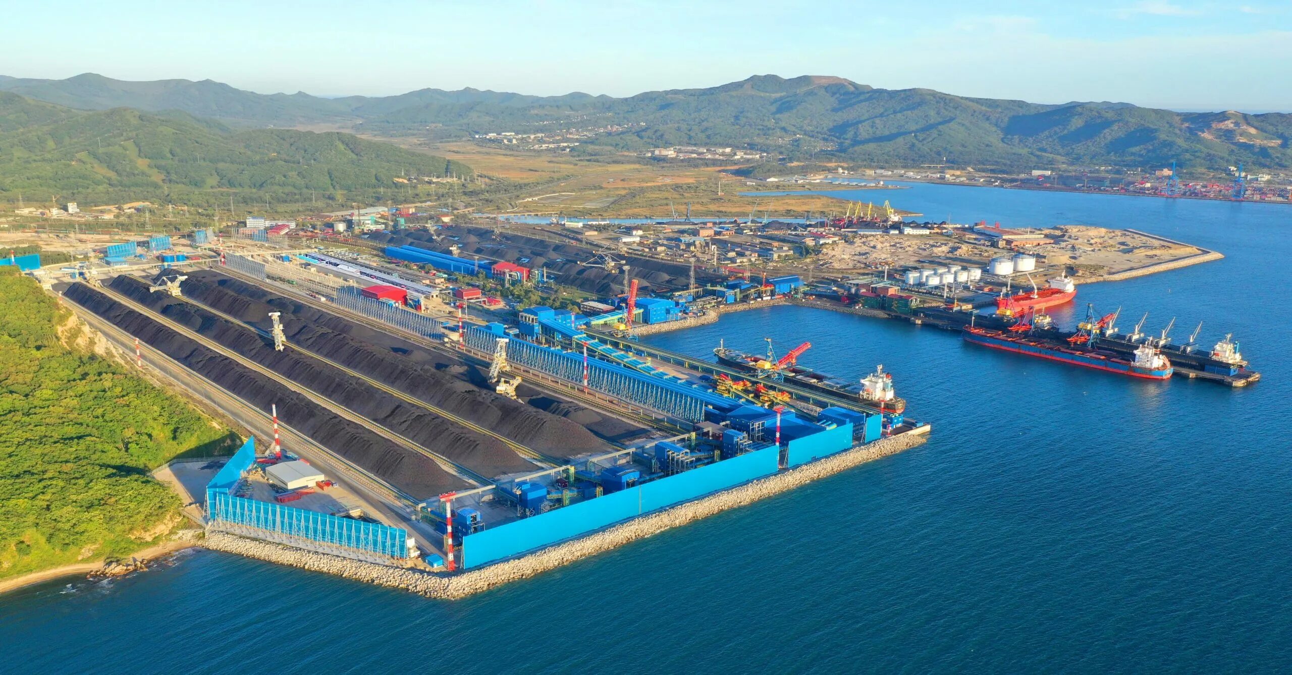 Терминал ростерминалуголь. Восточный порт врангель. Порт восточный угольный терминал находка. Порт усть - луга. Восточный порт находка.