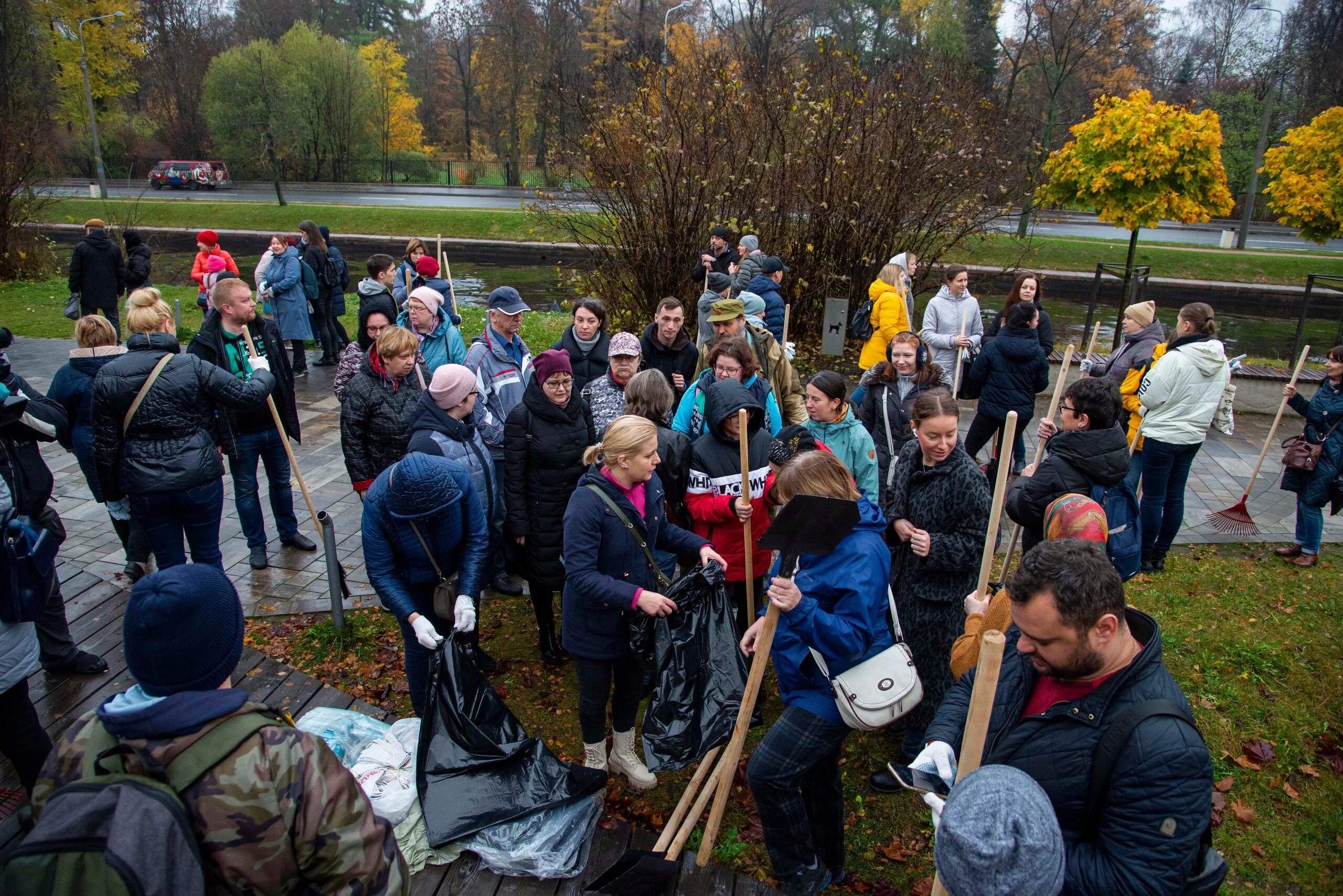 Благоустройство сада. Добрый субботник. Добрый субботник. Субботники спб. Субботники санкт петербург.