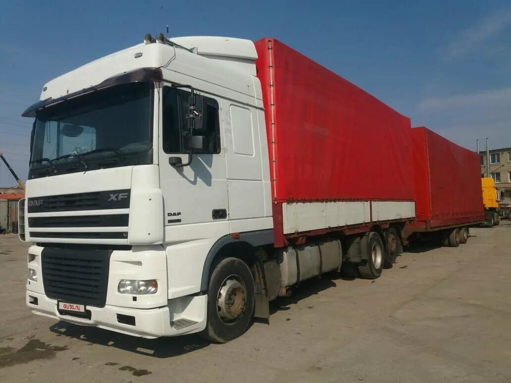 Купить даф б у в россии. DAF xf95 в сцепке. DAF 95 XF 120 кубов. Даф 95 сцепка. Скания 113 120 кубов сцепка.