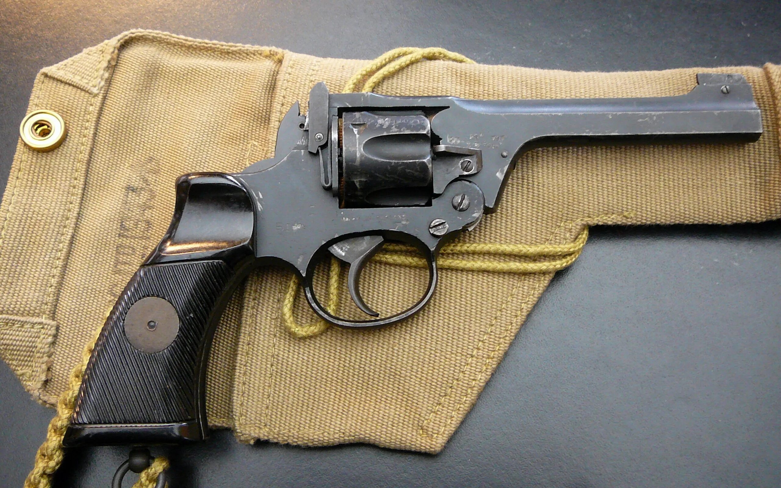 Армейские пистолеты. Наган м1895. Enfield mk1 револьвер. Наган оружие НКВД. Enfield no 2 MK I.