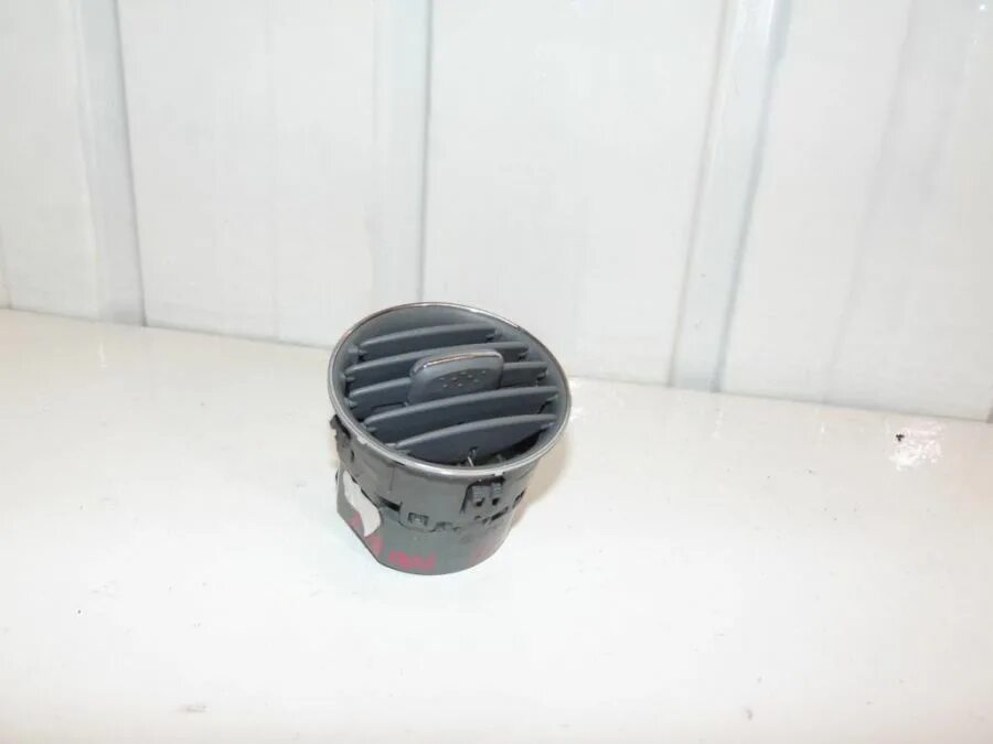 Дефлектор двигателя harley. Дефлектор двигателя. Дефлектор двигателя. Дефлектор двигателя. Воздушный дефлектор мерседес g.