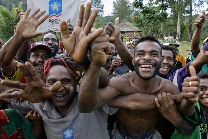 Качки в африке. Толпа н. Много негров. Много негров. Толпа н.