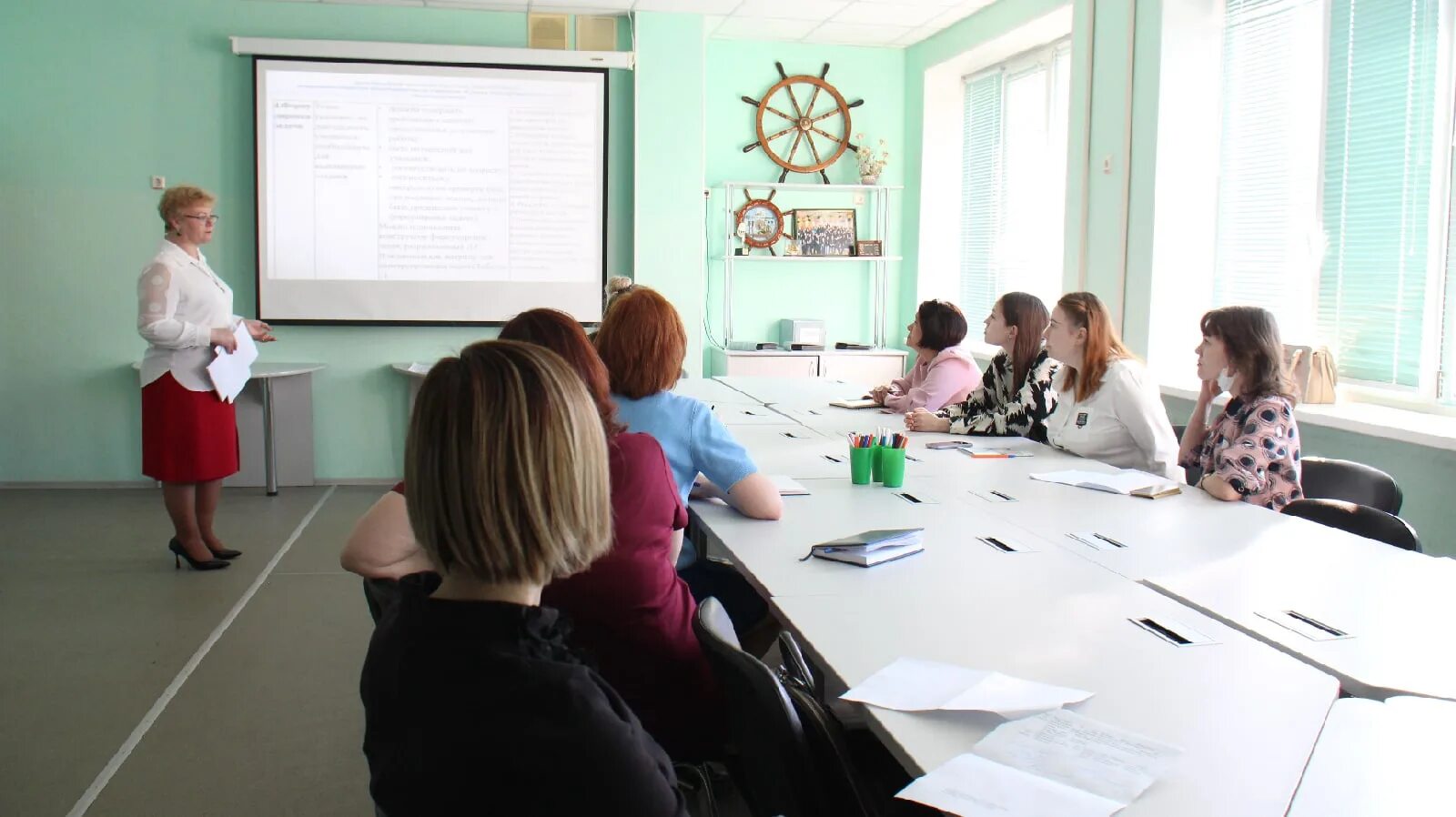 дополнительные занятия. центр обучения. эмблемы детских организаций. дополнительное образование. темы для образовательного центра.