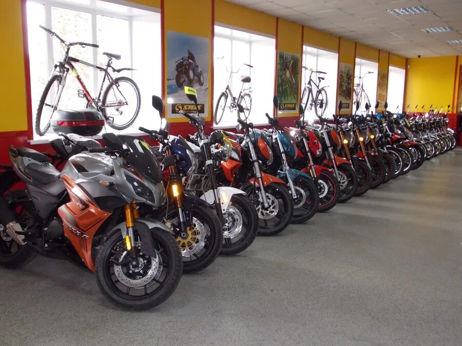 Ктм автодом. Республика татарстан казань улица космонавтов 57в ктм. Салон мотоциклов. Мото дилером. Мото дилером.