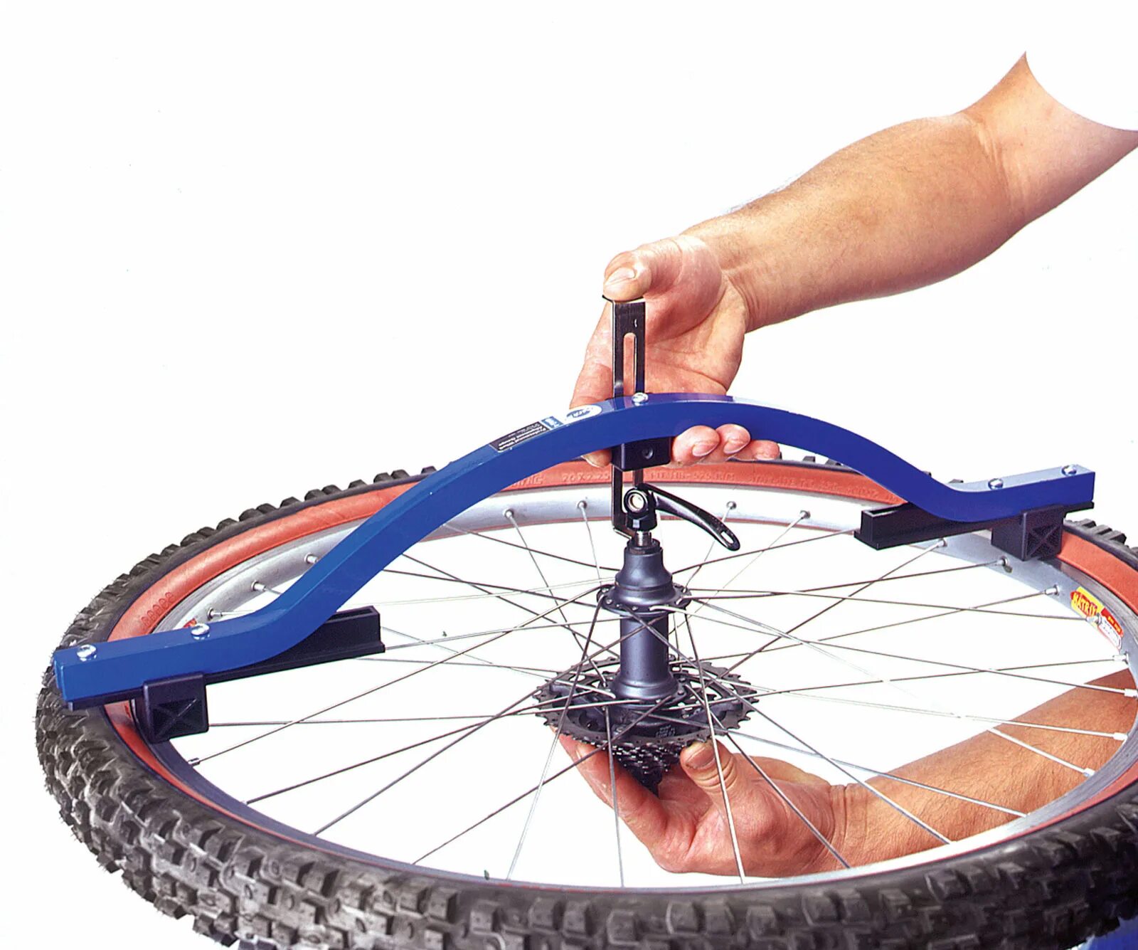 Как исправить восьмерку на колесе велосипеда. Зонтомер PARKTOOL Wag-4 для колес 16-29. Зонтомер для колес велосипеда. Колесо велосипеда. Переспицовка колеса велосипеда.