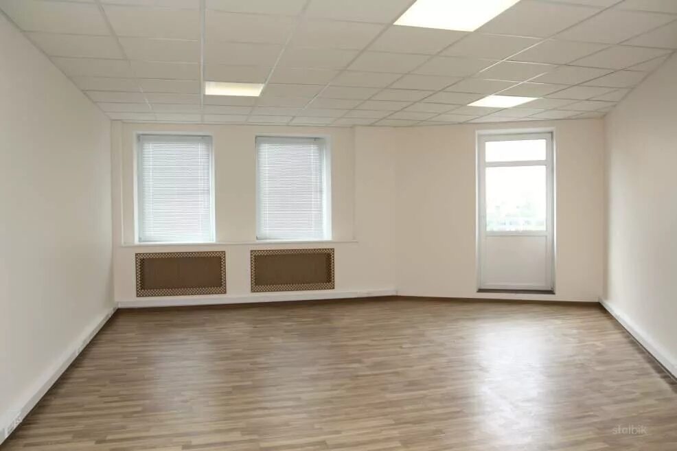 Аренда помещений основного. Пустое офисное помещение. Помещение 20 кв.м. 30 Квадратных метров помещение. Пустое помещение под офис.