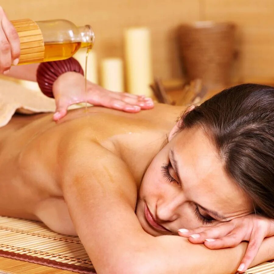 Аюрведический масляный массаж. Тайский ойл. Спа массаж. Тайский арома ойл массаж. Масляный массаж.