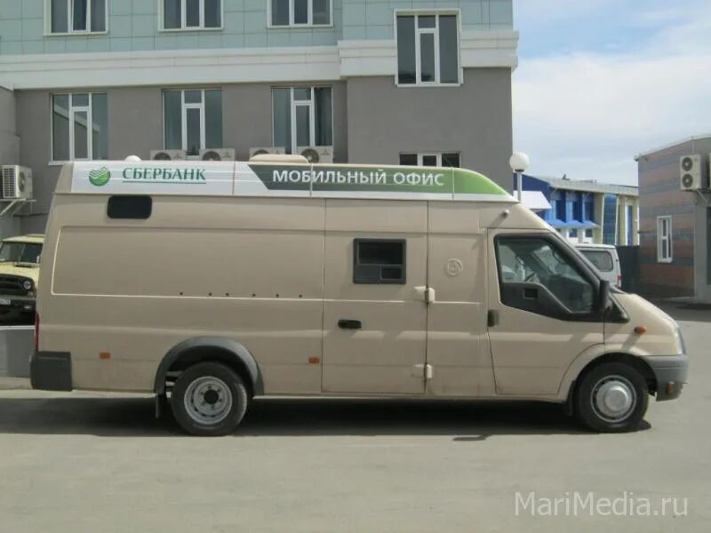 Мобильный офис сбербанка. Форд транзит ппко. Автодом с альковом. Мобильный офис сбербанка. Мобильный банковский офис сбербанка.
