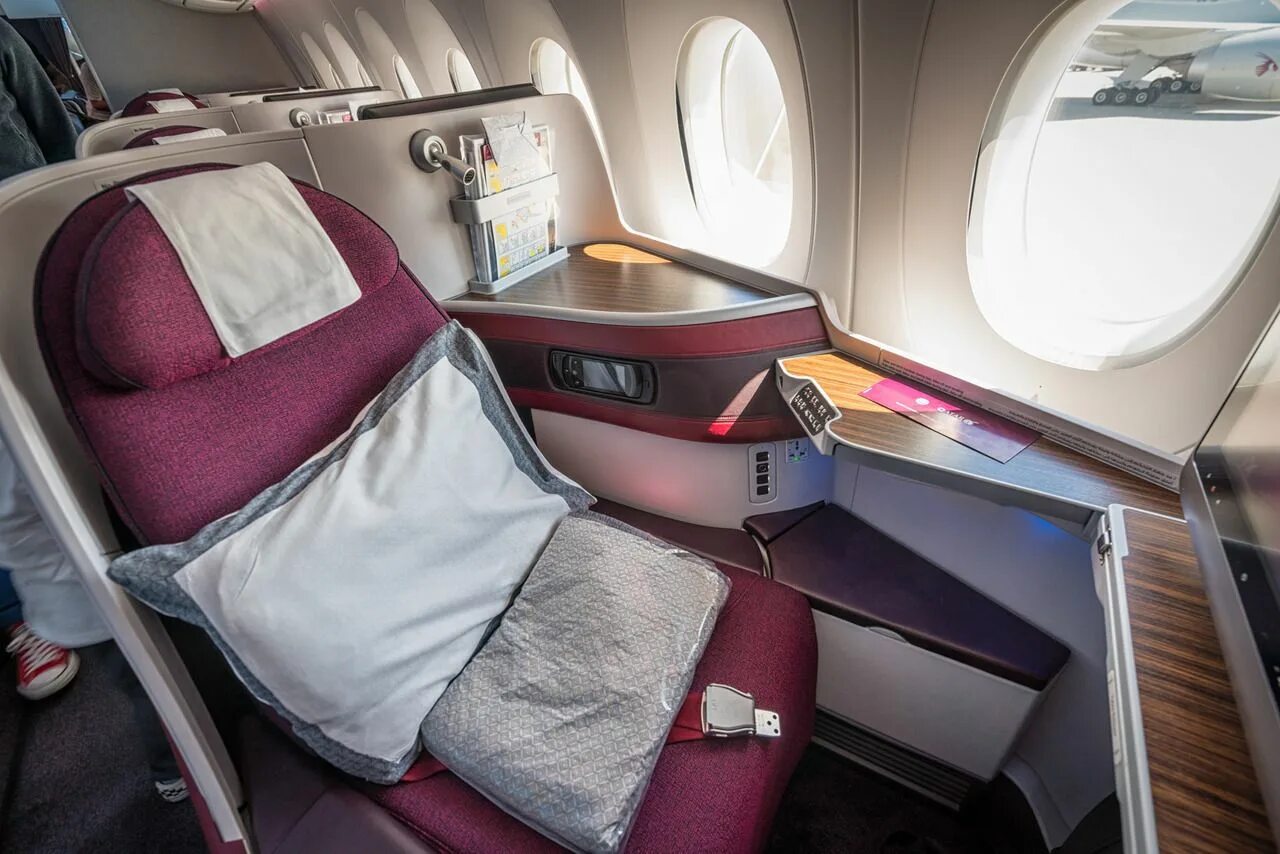 Business class. Qatar airways business class. бизнес класс катар эйрвейз. qatar airways бизнес класс. qatar airlines business class.