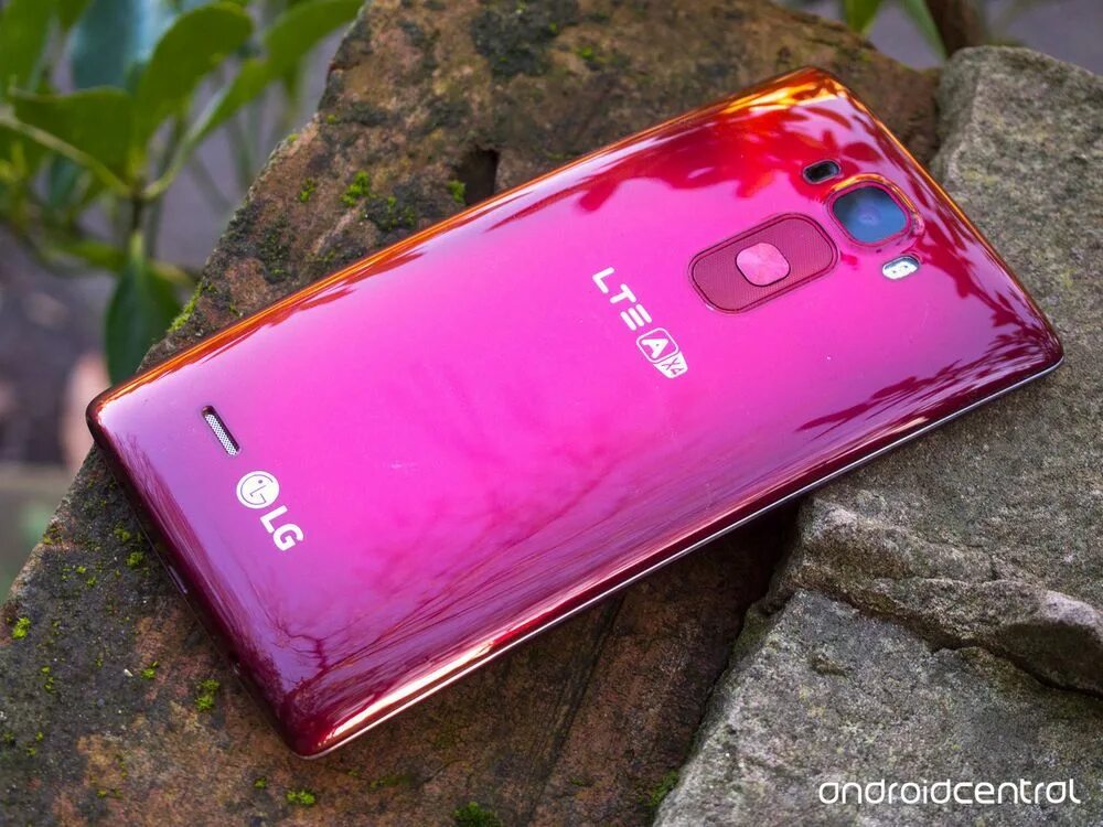 Телефон айфон lg. LG G Flex 2. LG Flex 4. LG G Flex. LG логотип.