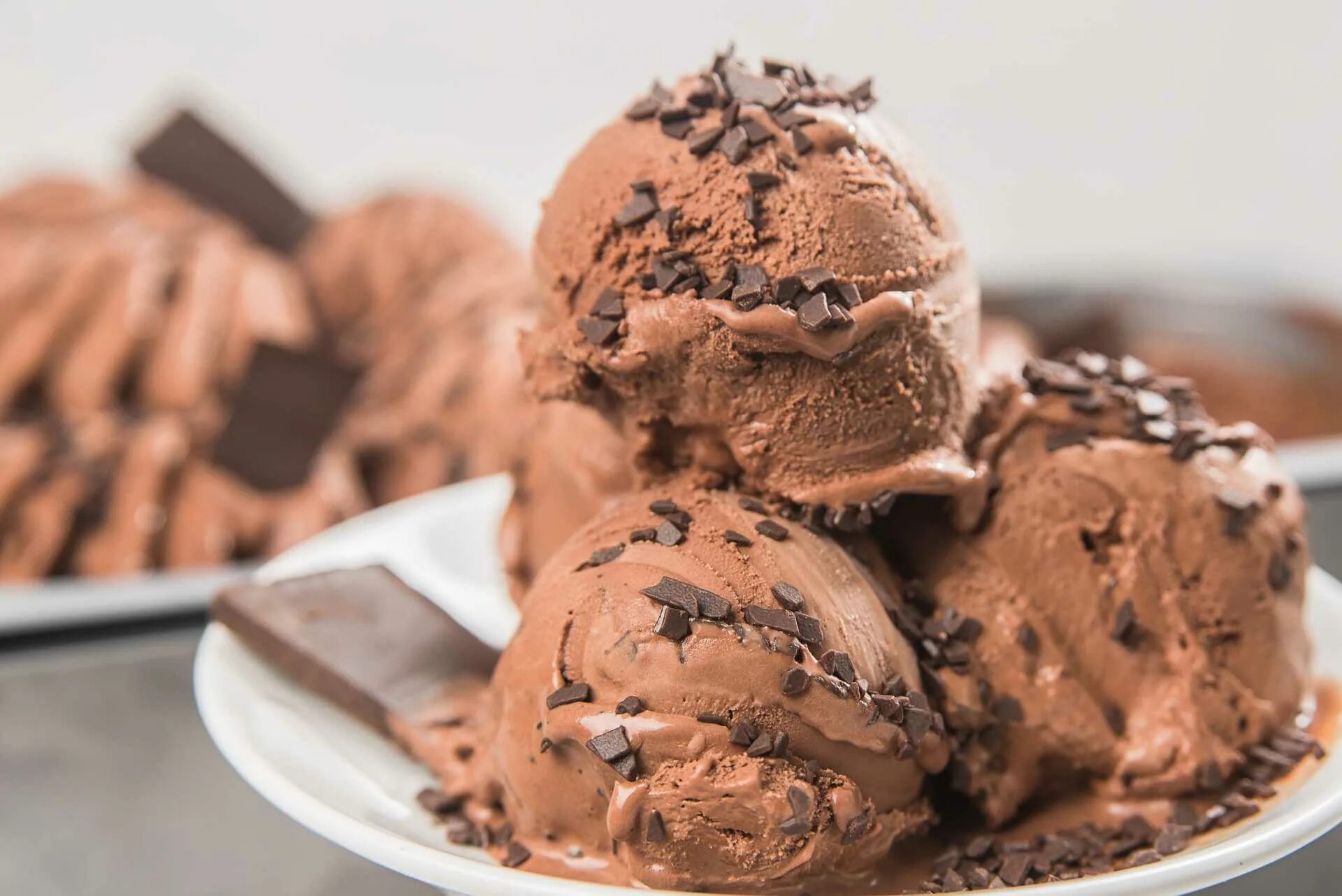 Мороженое пломбир шоколадный. Шоколадное мороженое. Красивое мороженое. Шоколадное мороженой с шоколадной крошкой. Choco ice