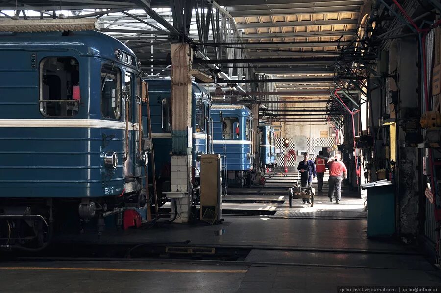 Вагонные петербург. Электродепо Автово Петербургского метрополитена. ТЧ-1 Автово. Депо Автово СПБ. Автово ТЧ-1 электродепо.