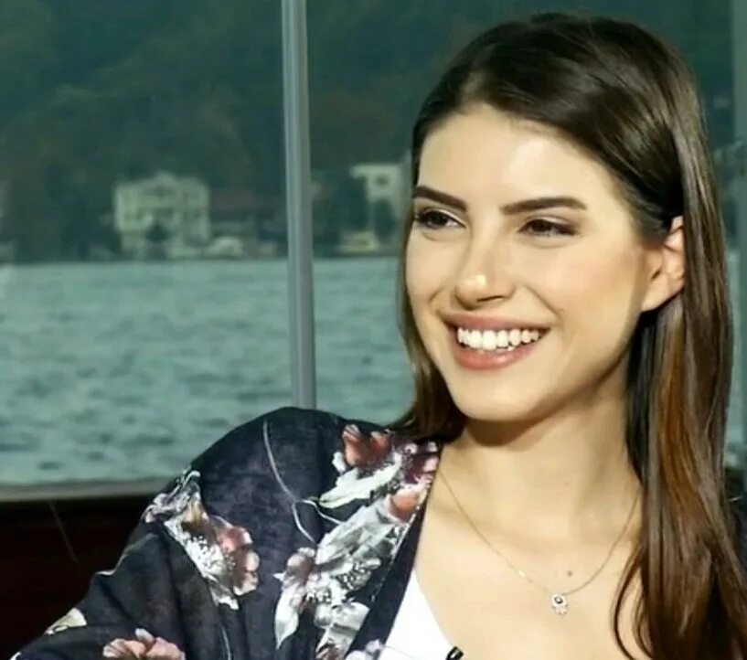 Дениз байсал 2020. Дениз байсал актриса. Дениз байсал хазан. Ясмин байсал. Хазан чамкыран актриса дениз байсал.