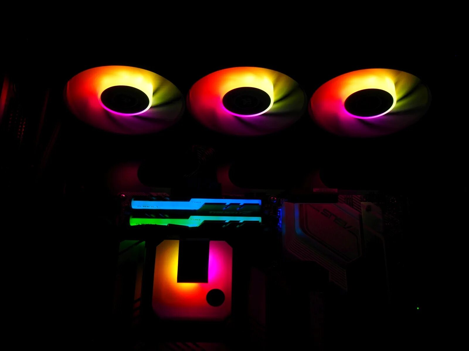 Rgb d. Ek-aio 360 d-rgb. ekwb aio 360 d-rgb. система охлаждения ekwb ek-aio 360 d-rgb. ek-aio elite aurum 360 d-rgb.