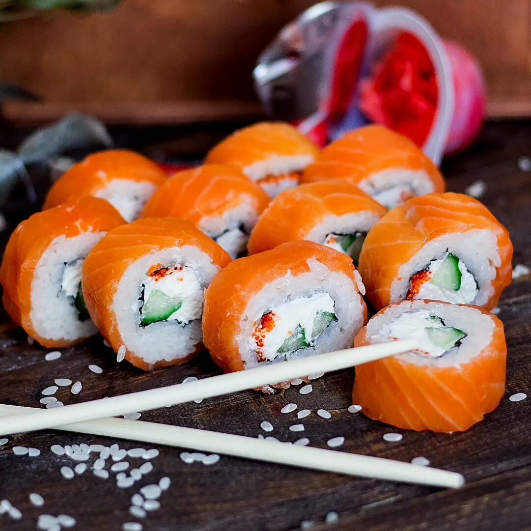 День суши и роллов. Суши и роллы. красивые роллы. вкусные роллы. красивые вкусные роллы.